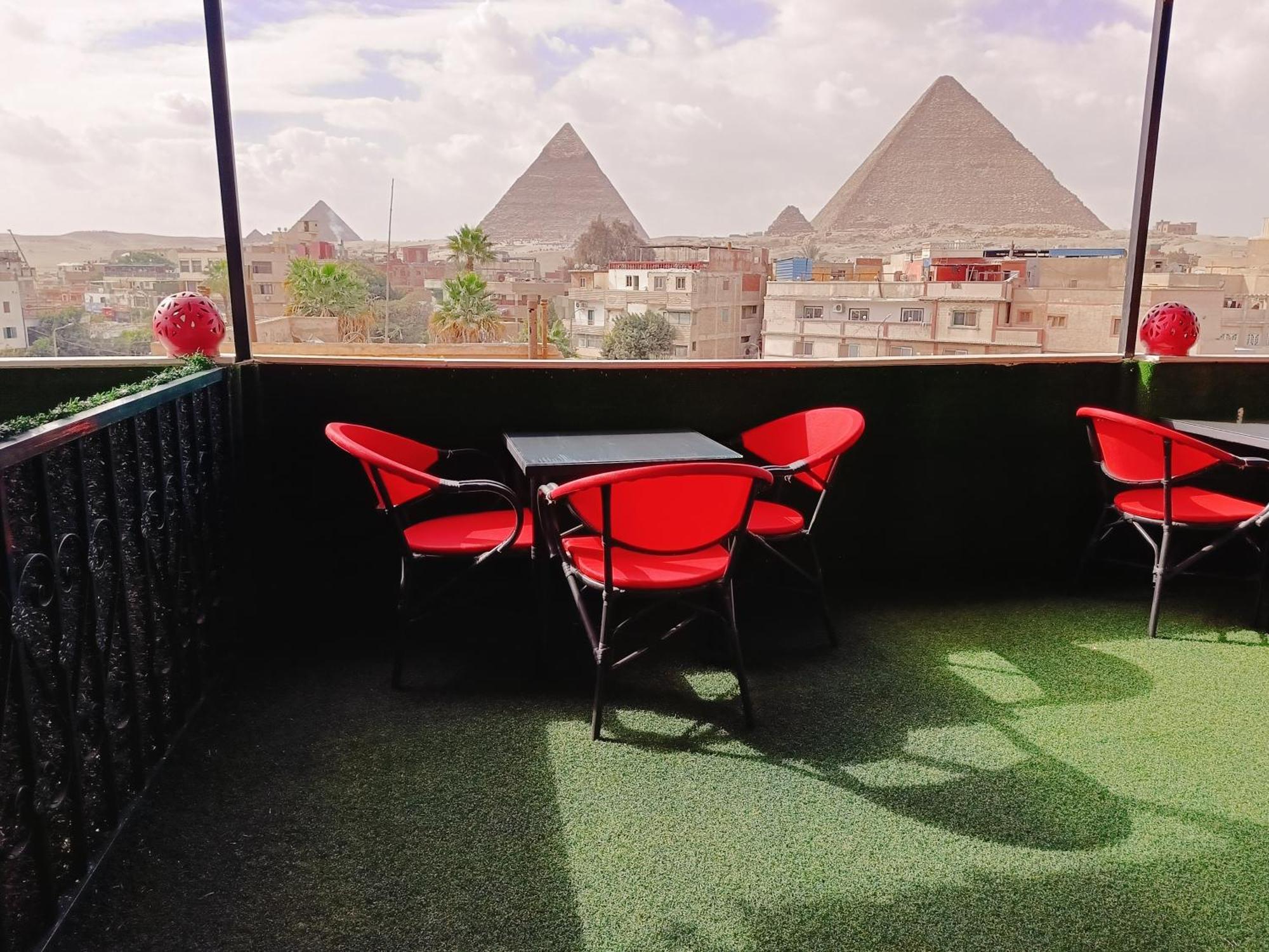 Отель Magic Golden Pyramids View Kafrat al Jabal Экстерьер фото